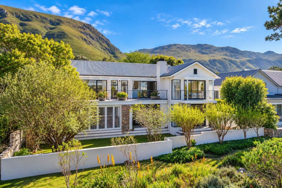 4 Bedroom Property for Sale in Fernkloof Estate Western Cape